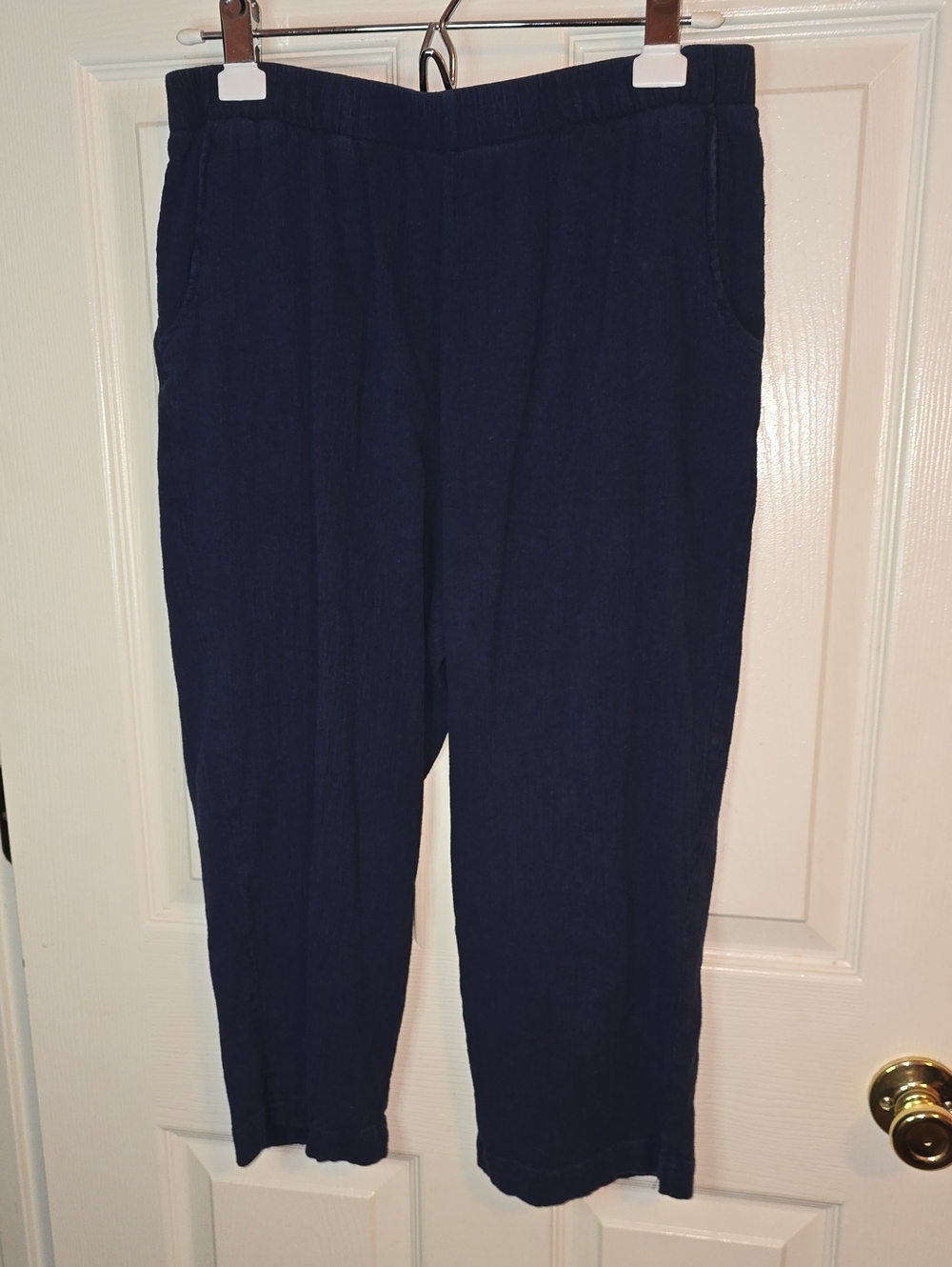 Women's Navy Cropped Pull-On Pants with Elastic Waist